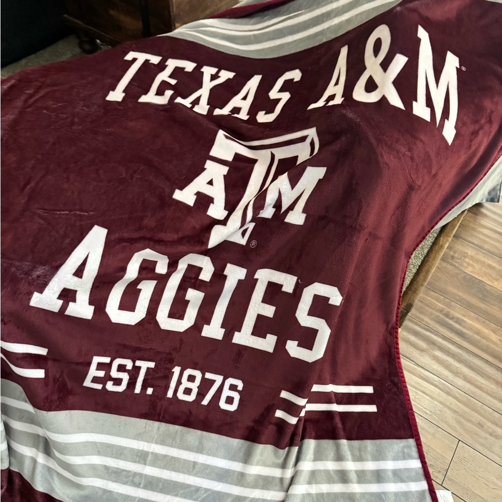 Texas A&M Aggies Plush Throw Blanket - Maroon - 72 x 60